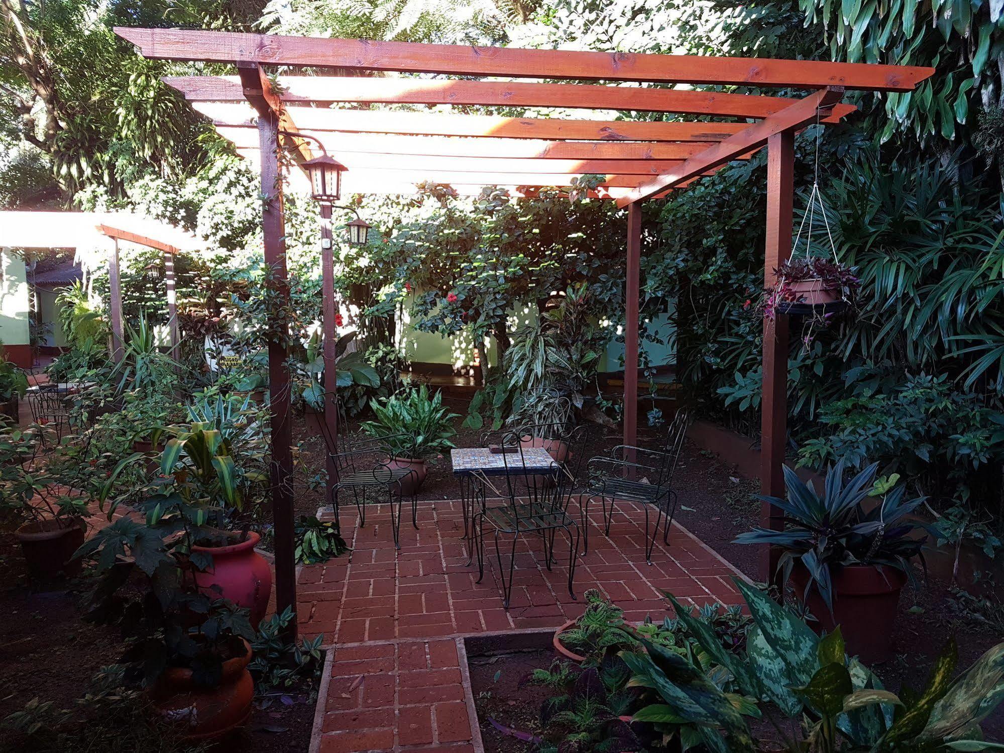 Hosteria Los Helechos Puerto Iguazu Exterior photo